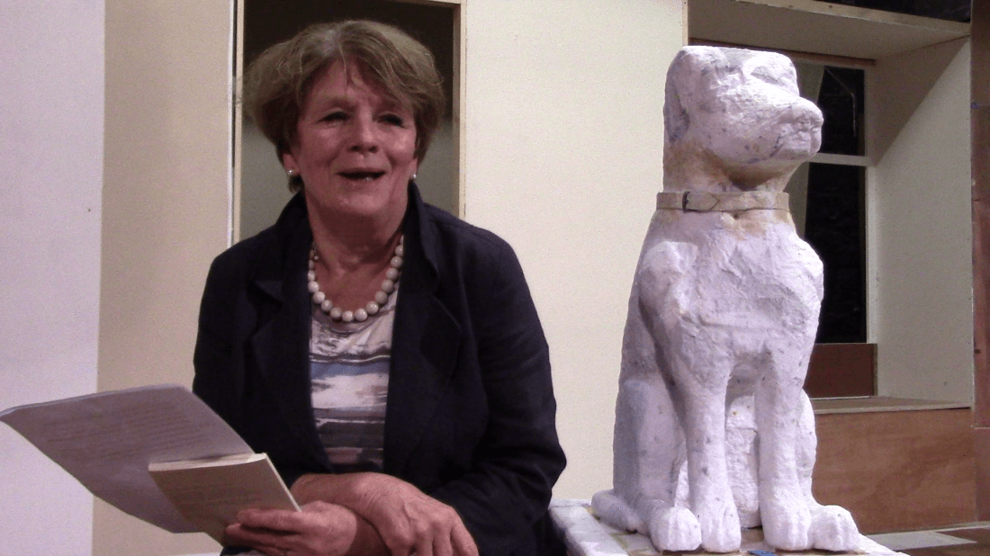 Sandra talking on the set of "Heroes"